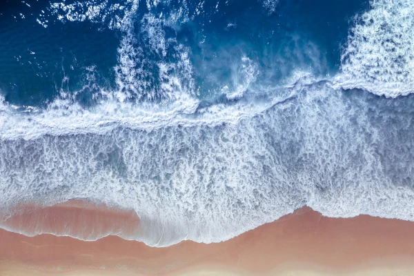 Energia das Ondas: Potencializando Sistemas Off-Grid em Áreas Costeiras